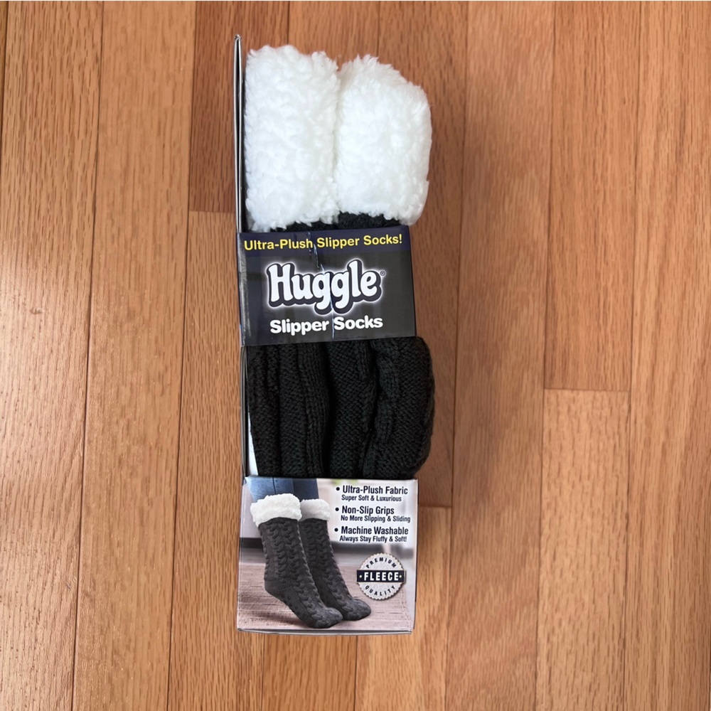 NWT Huggle Slipper Socks - Picture 4 of 4